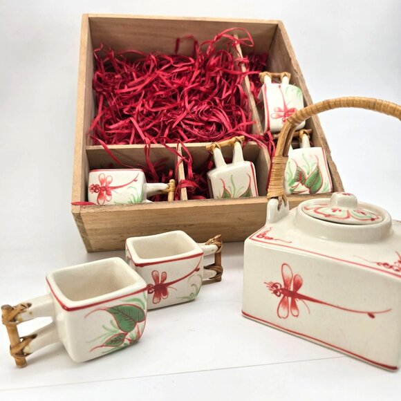 Vintage Ceramic Teapot Set Floral Dragonfly Design With Bamboo Handle je172 - Picture 10 of 16